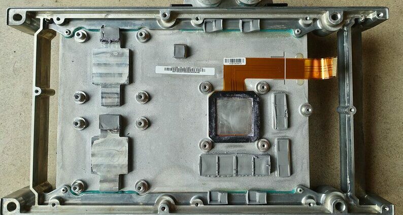 Cleaning Off And Applying The New Thermal Paste 